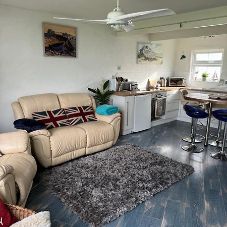 Cosy Beach Chalet Scratby ภายนอก รูปภาพ